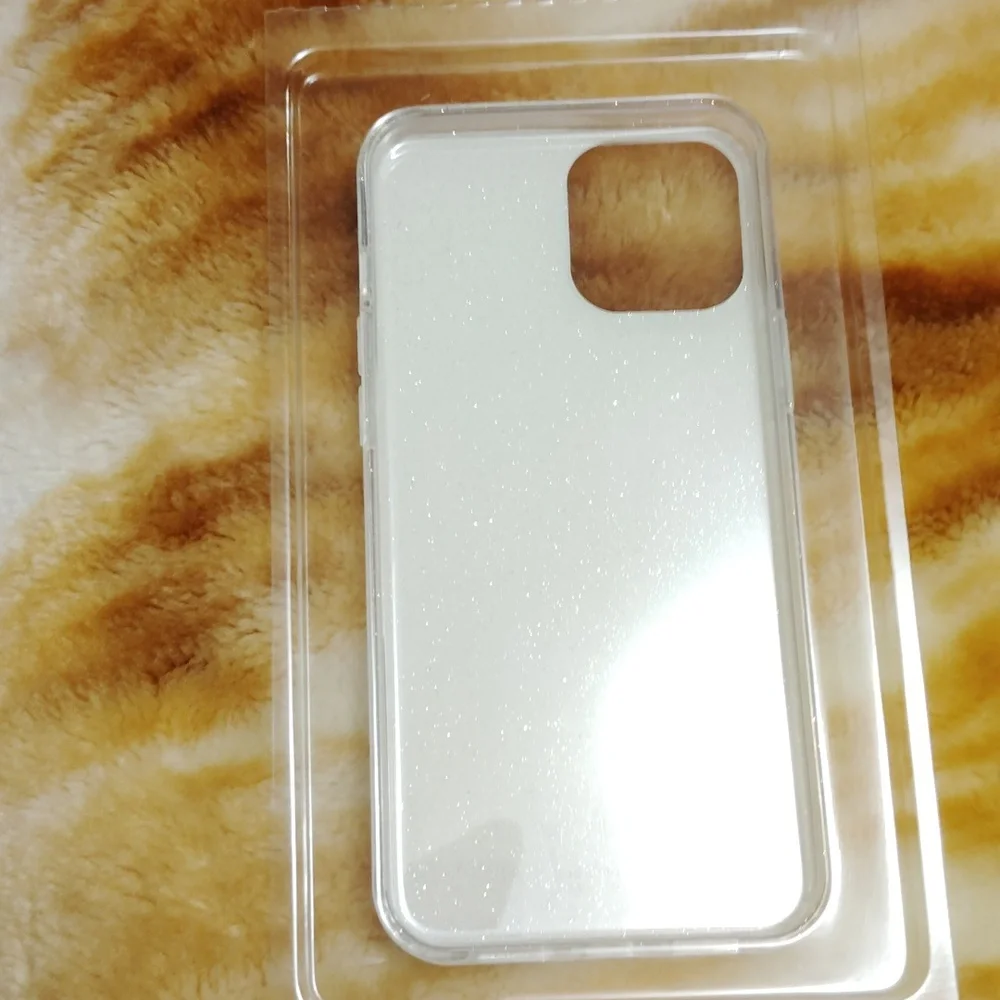 MVMT Lumen Protective snap on case there is two for sale 12 Pro Max, 11 pro Max